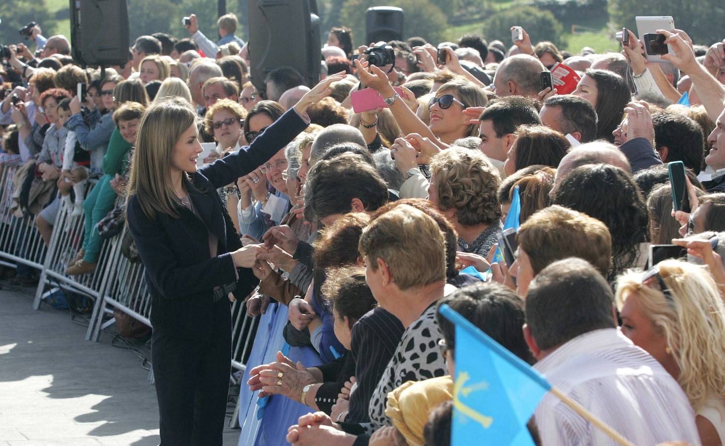 Los looks de la Reina Letizia en los Premios Príncipe de Asturias 2014