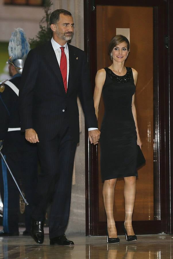 Los looks de la Reina Letizia en los Premios Príncipe de Asturias 2014