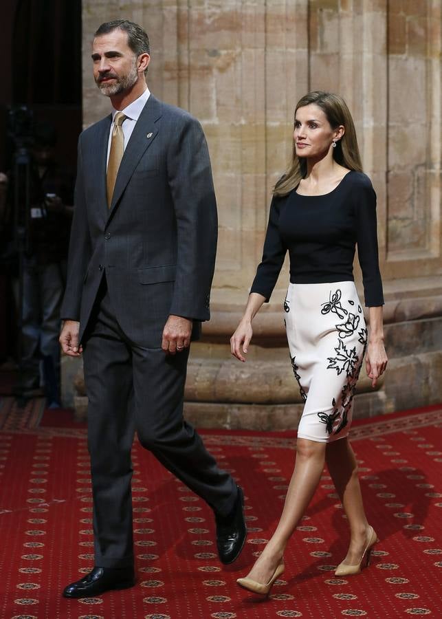 Los looks de la Reina Letizia en los Premios Príncipe de Asturias 2014