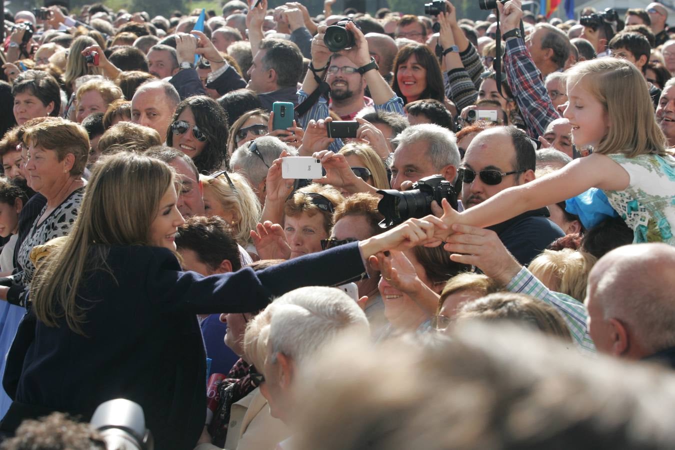 Los Reyes visitan Boal para entregar el Premio al Pueblo Ejemplar 2014