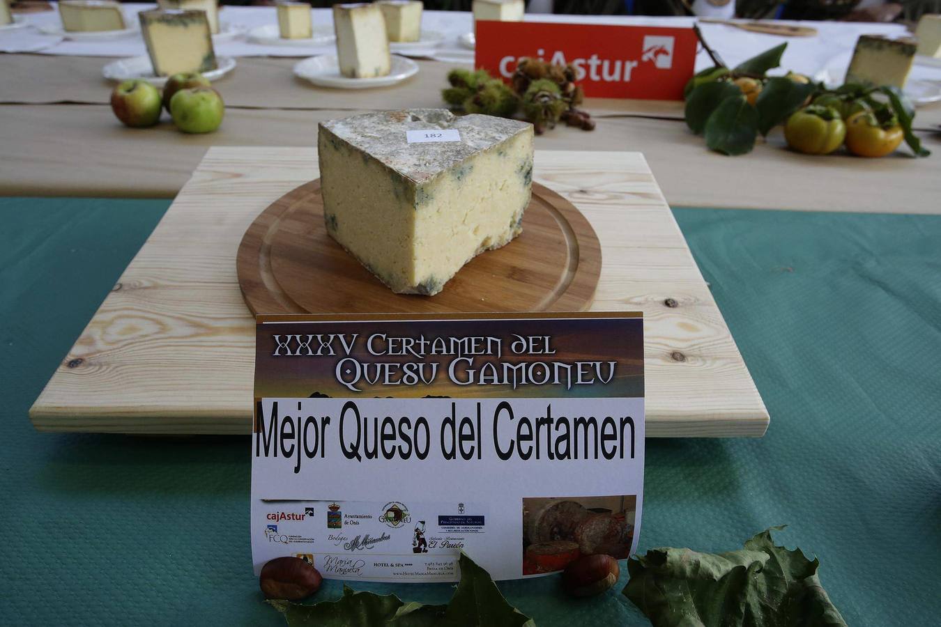 Certamen del queso Gamonéu en Benia de Onís