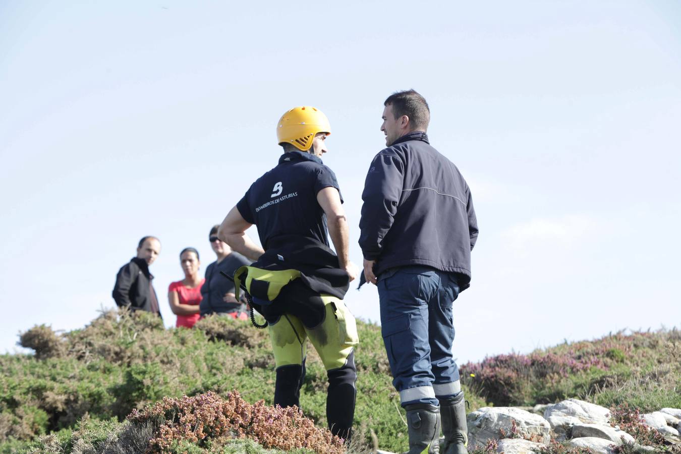 Labores de búsqueda del percebero desaparecido en Castrillón