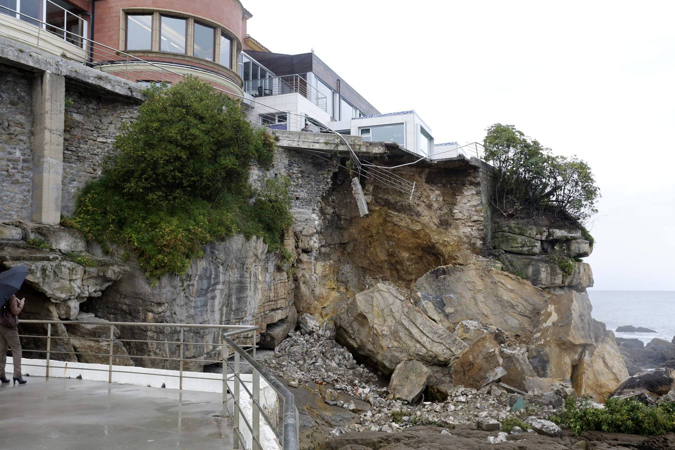 Desprendimiento en el Club de Regatas de Gijón