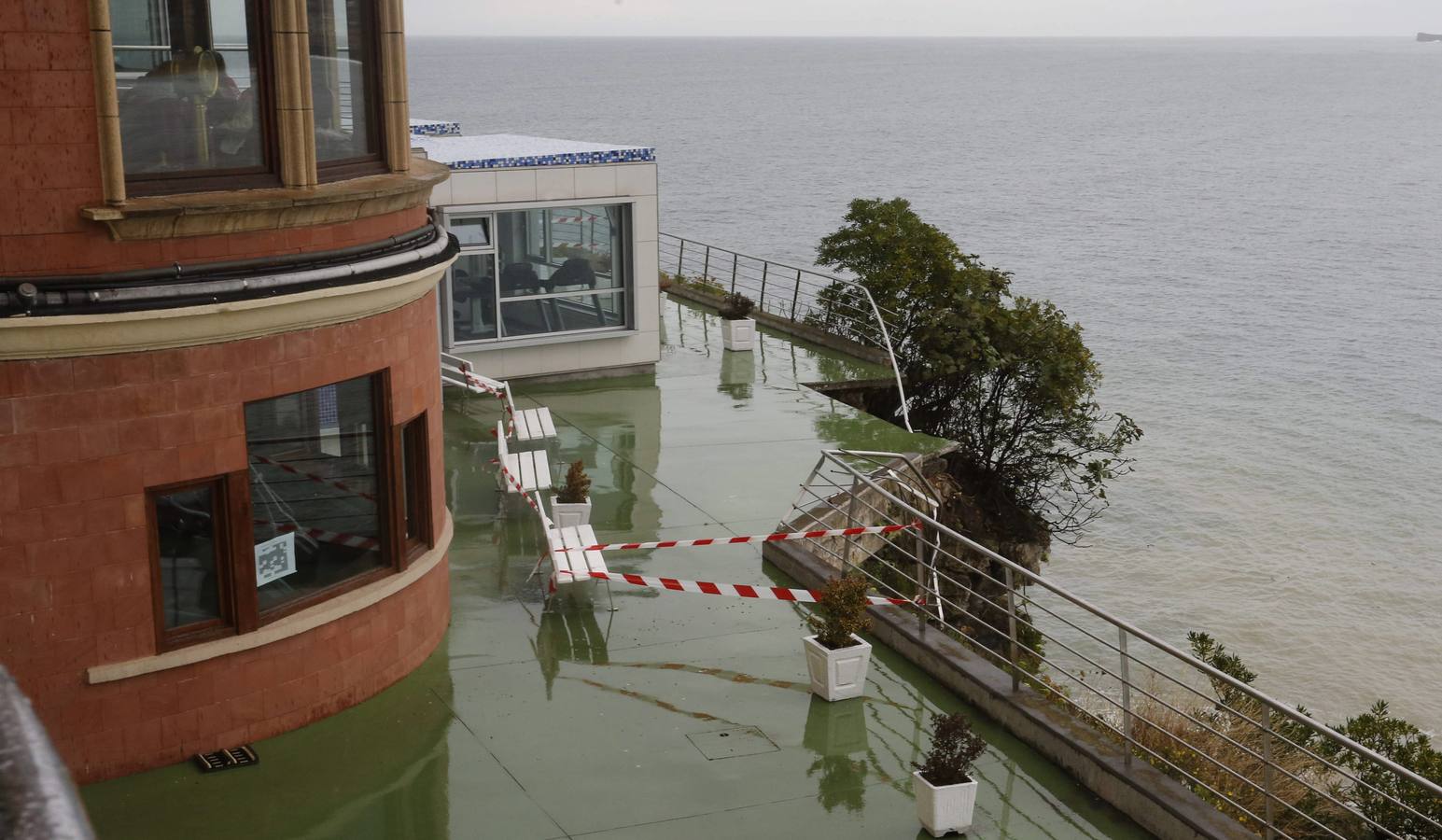 Desprendimiento en el Club de Regatas de Gijón