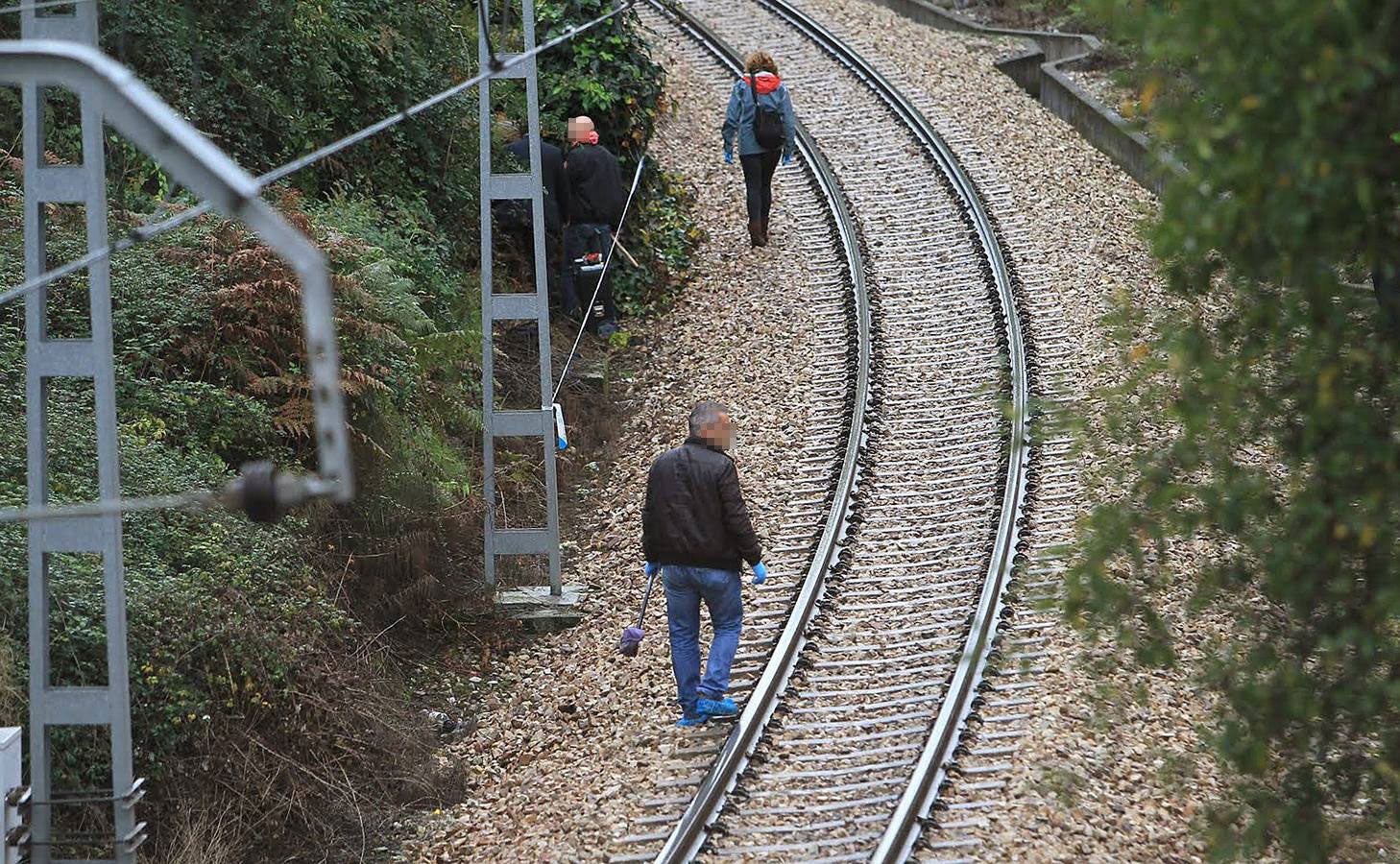 Hallan el cadáver de un niño de dos años en las vías del tren en Oviedo