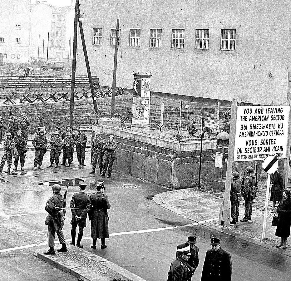 El Checkpoint Charlie, la &#039;zona cero&#039; de la Guerra Fría