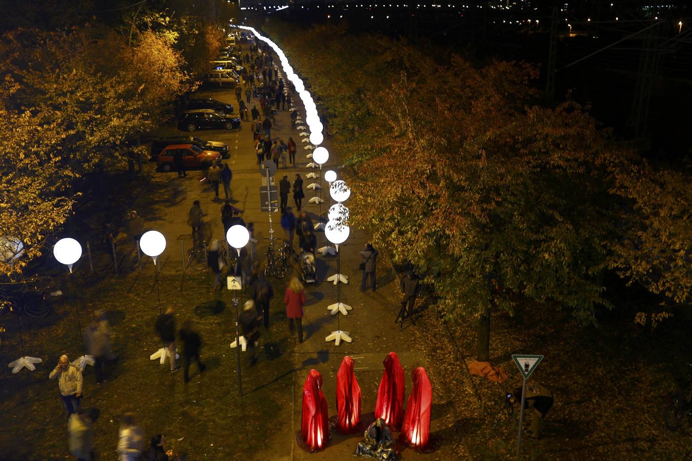 &#039;Lichtgrenze&#039;, el recuerdo del muro se ilumina en Berlín