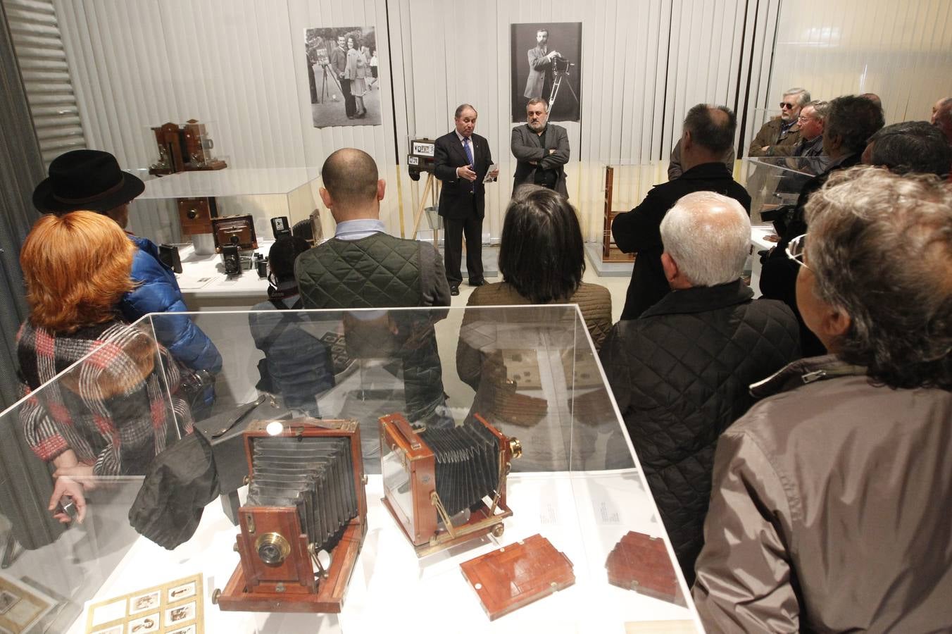 El Museo del Pueblo de Asturias repasa la historia de las cámaras fotográficas