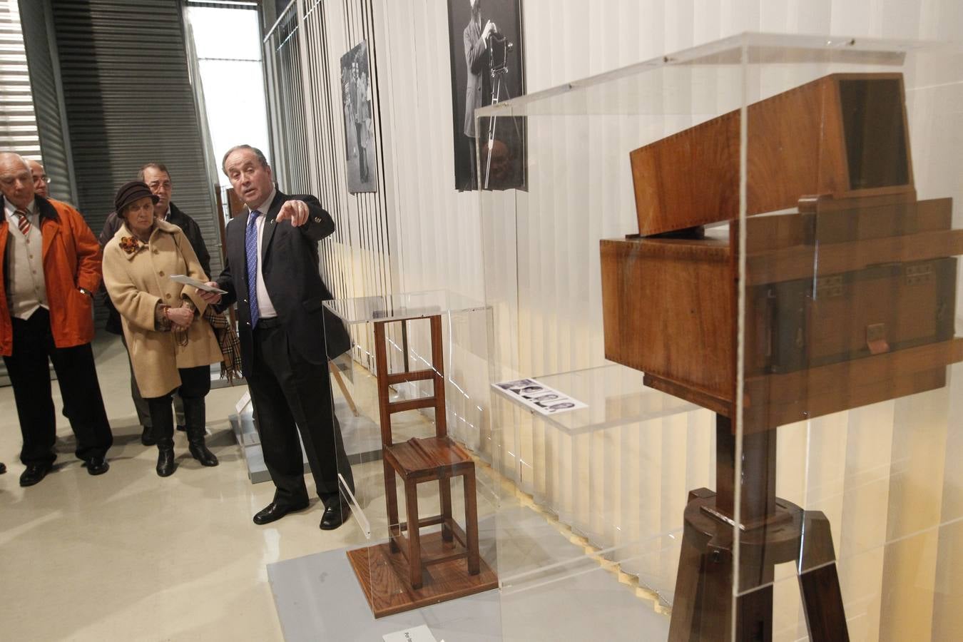 El Museo del Pueblo de Asturias repasa la historia de las cámaras fotográficas