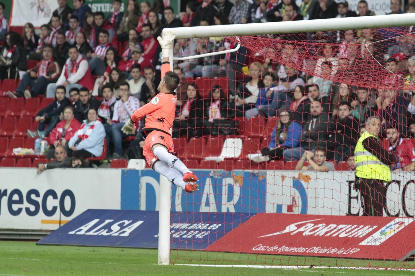 Las mejores imágenes del partido Sporting - Llagostera