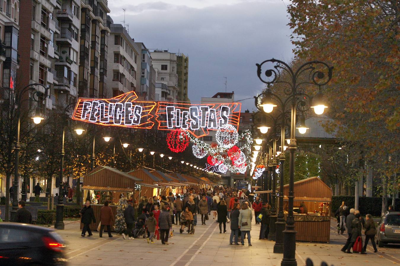 Gijón enciende la iluminación de Navidad