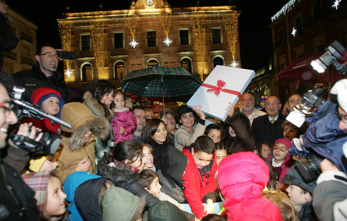 Gijón enciende la iluminación de Navidad