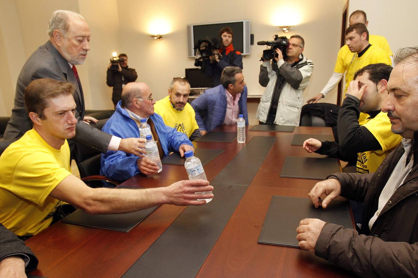 Los trabajadores de Alcoa llevan su protesta a Oviedo