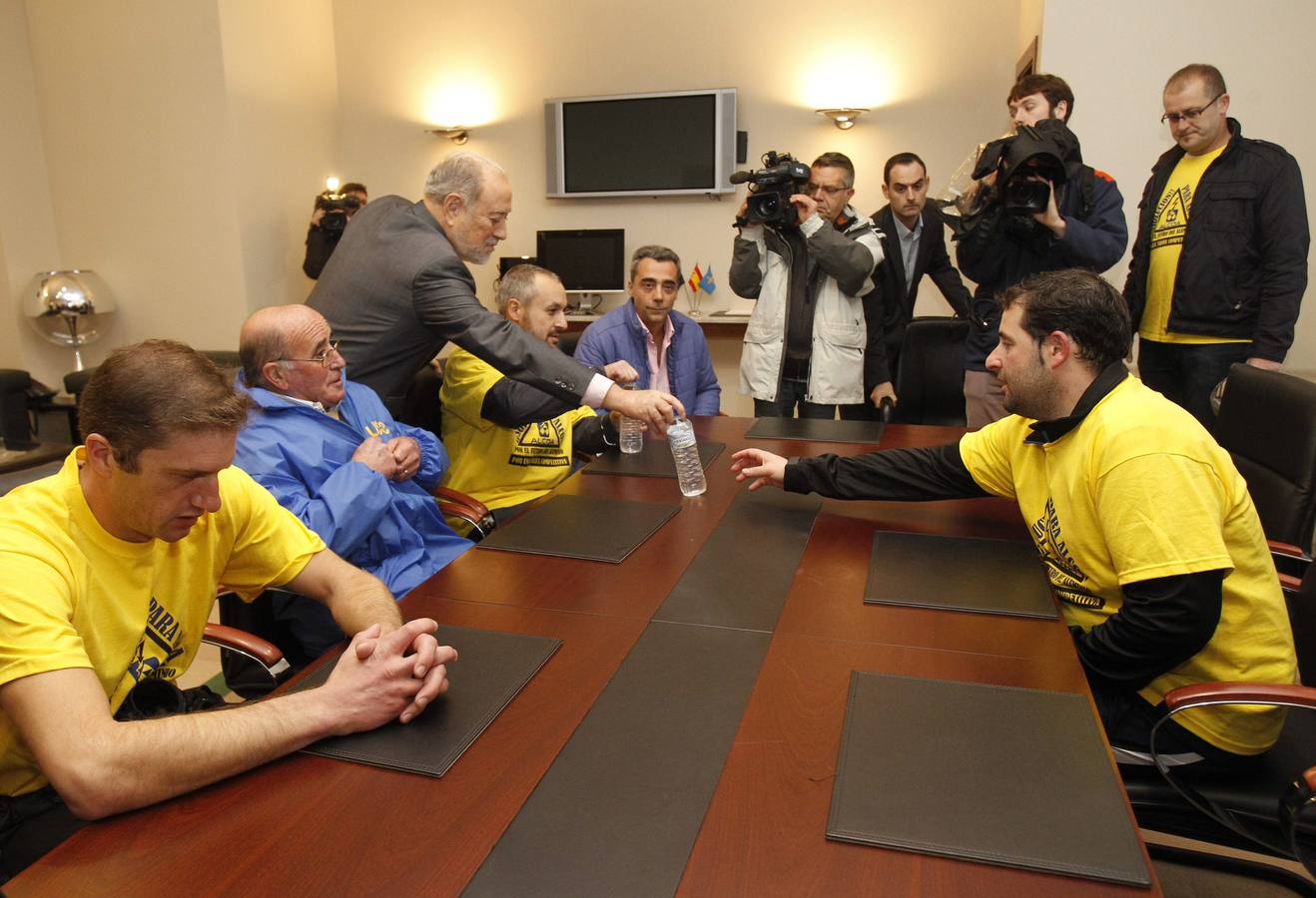 Los trabajadores de Alcoa llevan su protesta a Oviedo