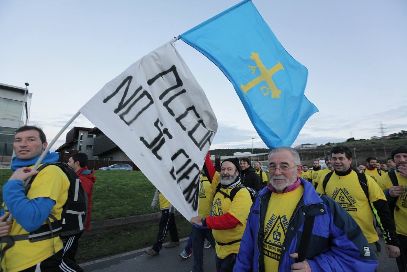 Los trabajadores de Alcoa marchan a Oviedo en defensa de sus empleos