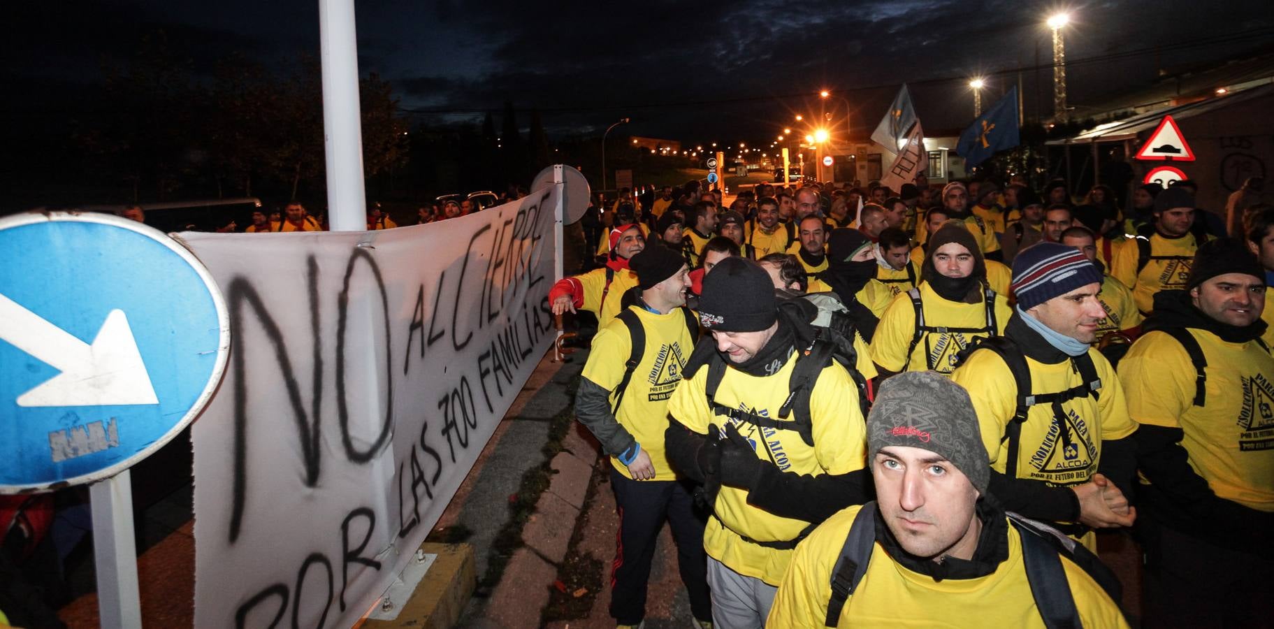 Los trabajadores de Alcoa marchan a Oviedo en defensa de sus empleos