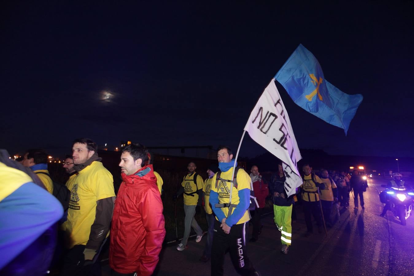 Los trabajadores de Alcoa marchan a Oviedo en defensa de sus empleos