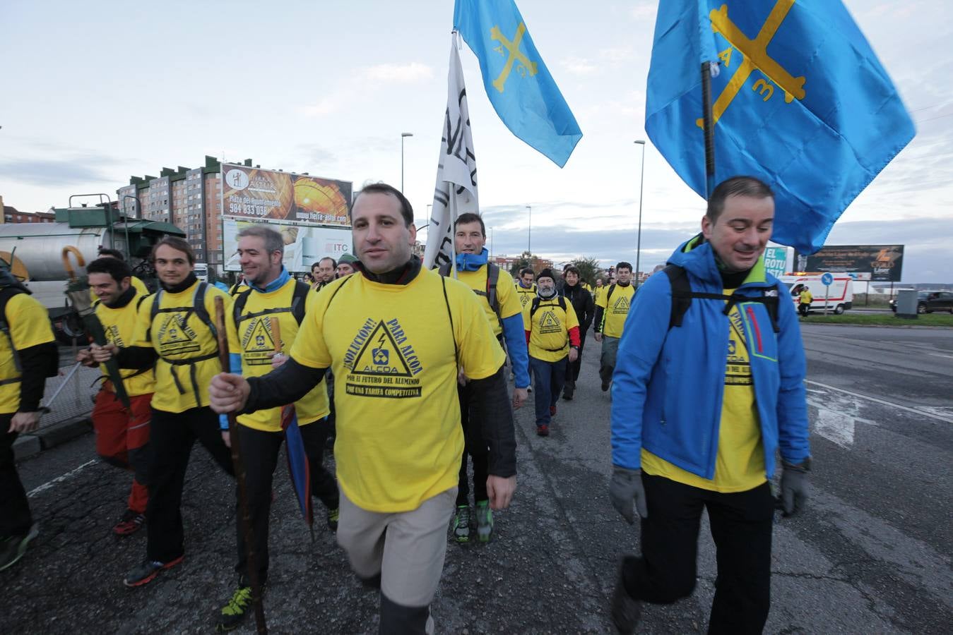 Los trabajadores de Alcoa marchan a Oviedo en defensa de sus empleos