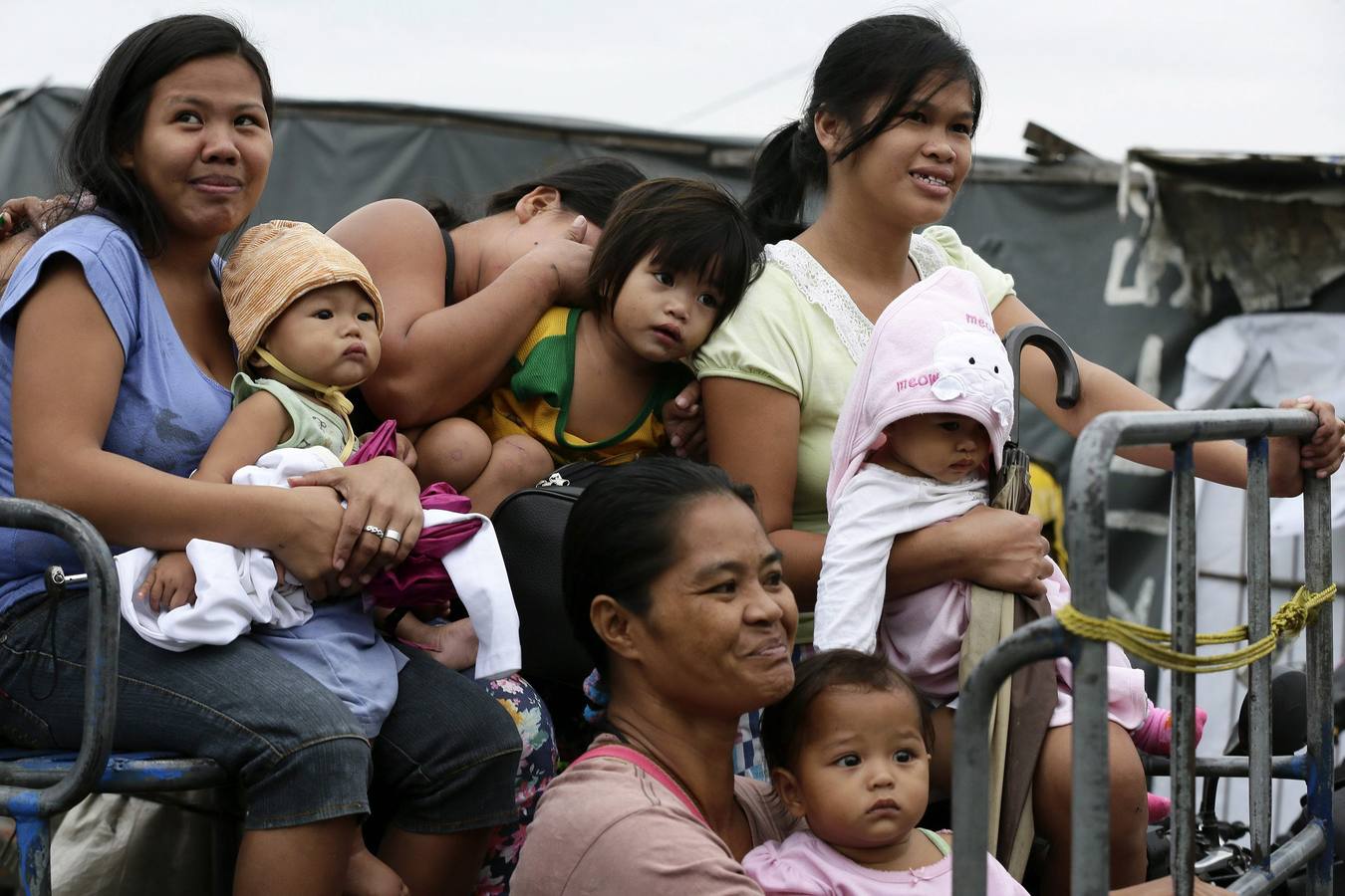 El paso de Hagupit, en imágenes