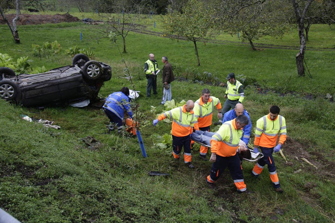 Espectacular accidente en Cangas de Onís