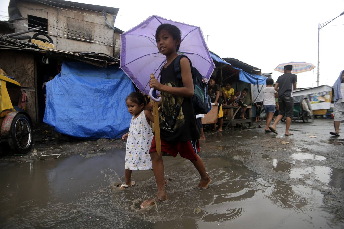 El tifón Hagupit deja 27 muertos y miles de desplazados en Filipinas