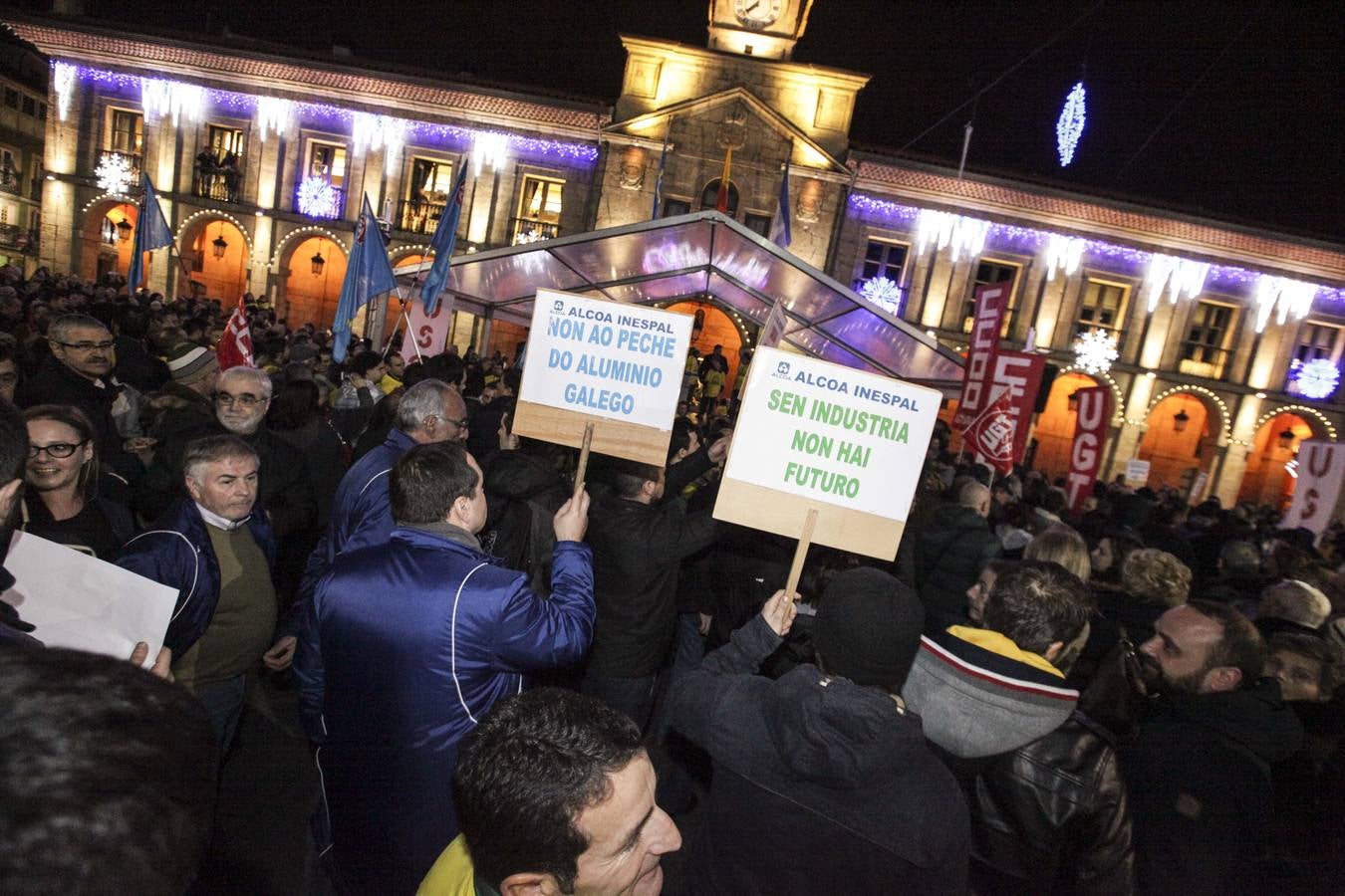 Multitudinaria manifestación en Avilés contra el cierre de Alcoa