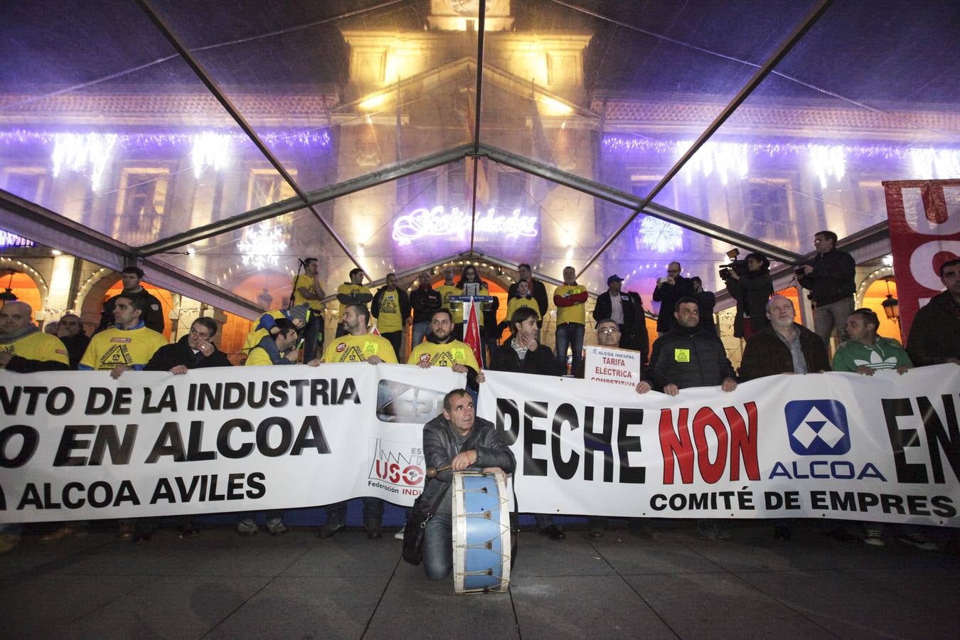 Multitudinaria manifestación en Avilés contra el cierre de Alcoa