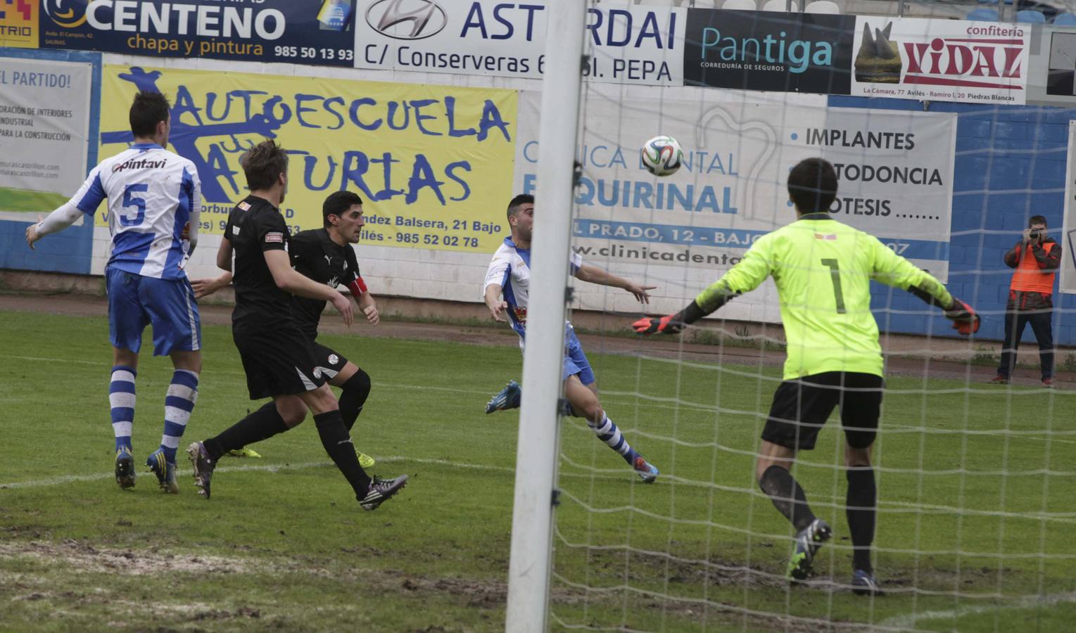 Las mejores imágenes de la victoria del Real Avilés en el Suárez Puerta