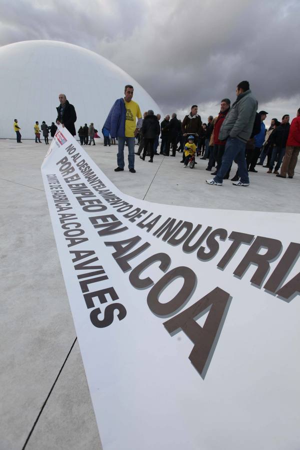 Manifestación en apoyo a los trabajadores de Alcoa en el Niemeyer