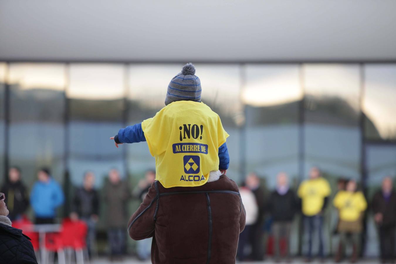 Manifestación en apoyo a los trabajadores de Alcoa en el Niemeyer