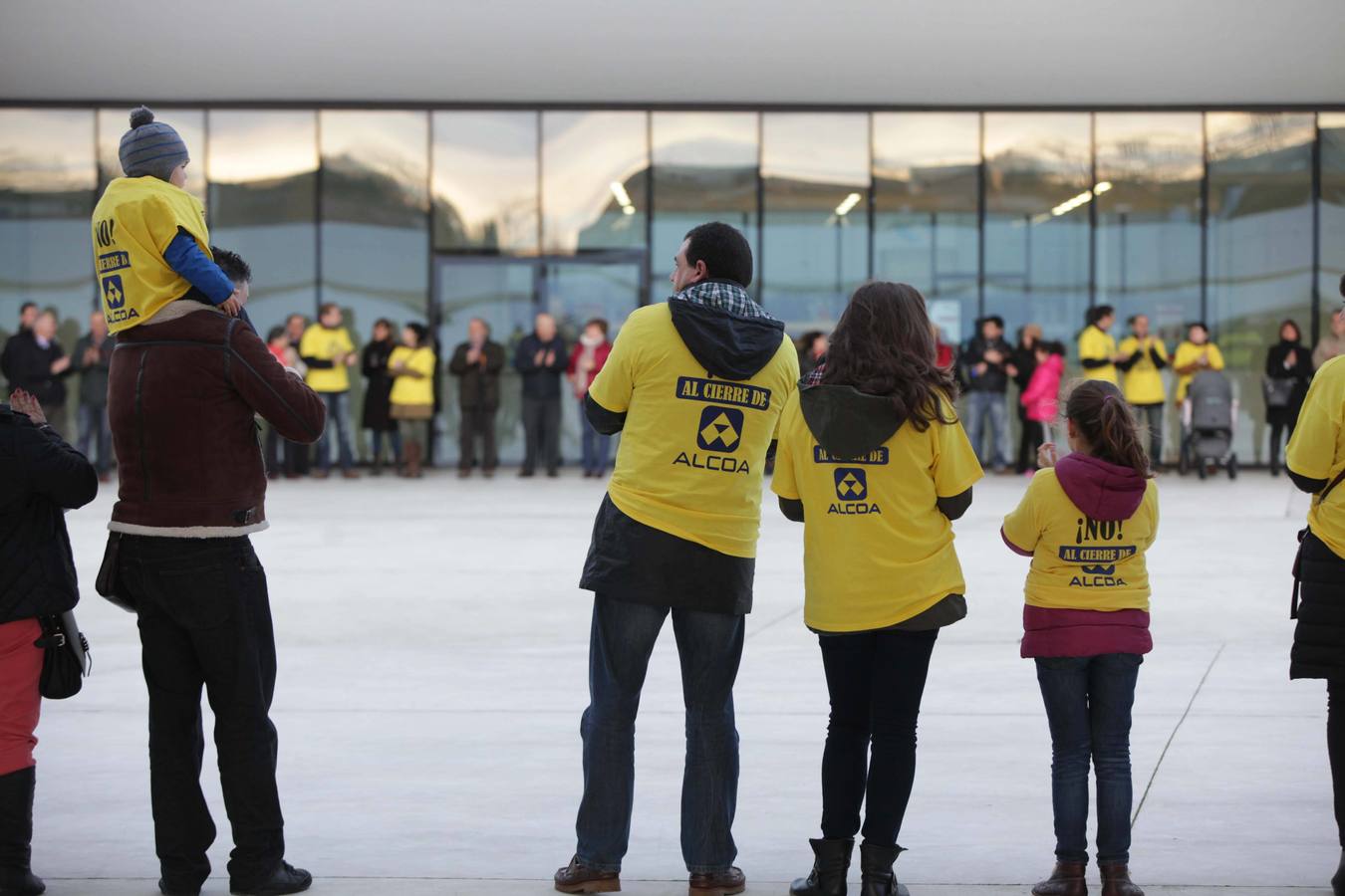 Manifestación en apoyo a los trabajadores de Alcoa en el Niemeyer