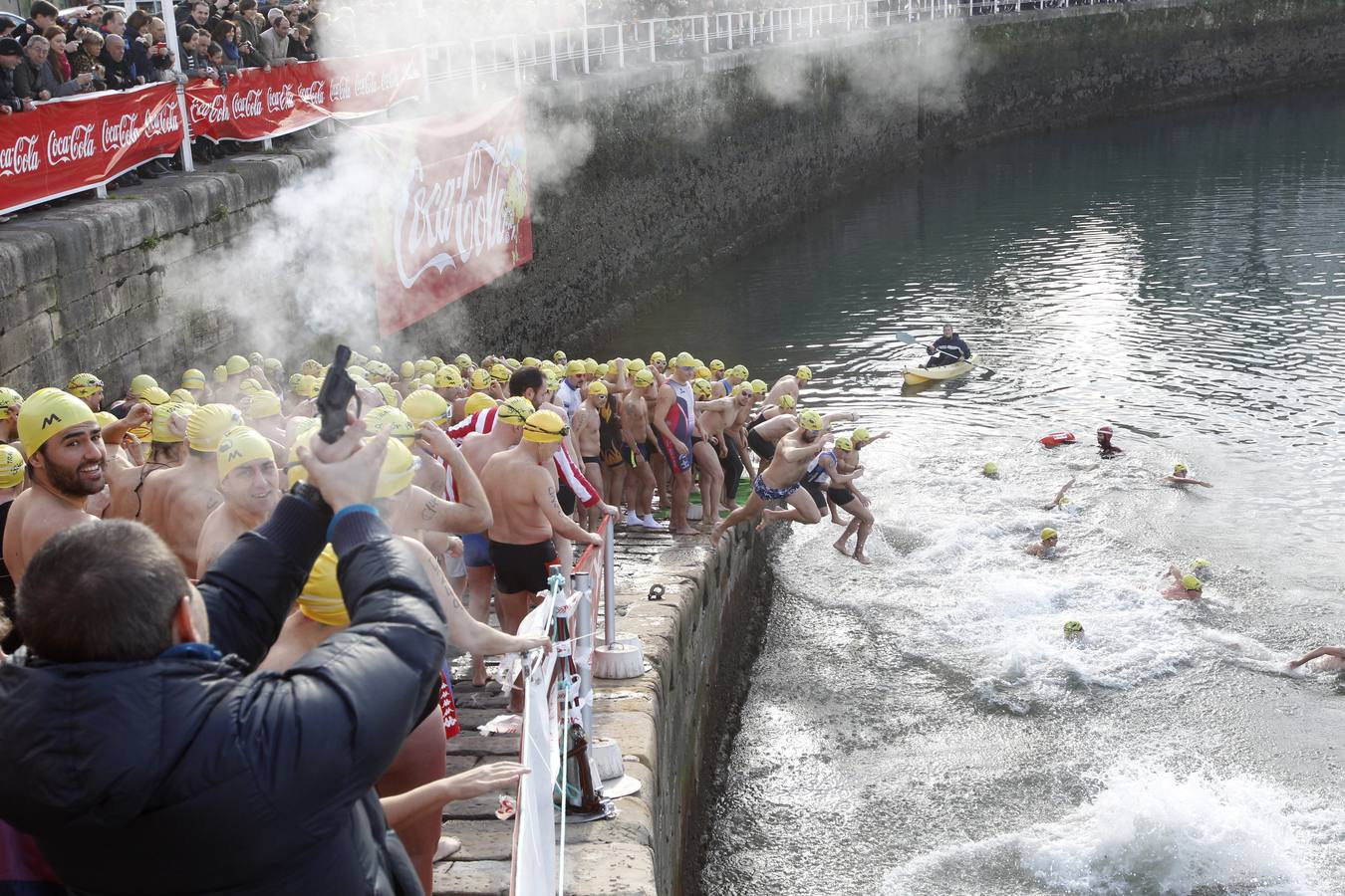 La Copa de Navidad de Gijón reúne a 250 nadadores