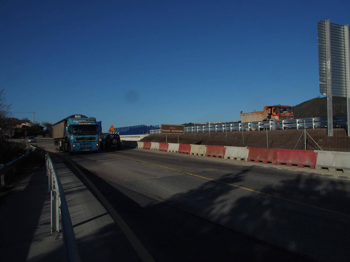 Últimos preparativos antes de la inauguración del tramo Unquera -La Franca