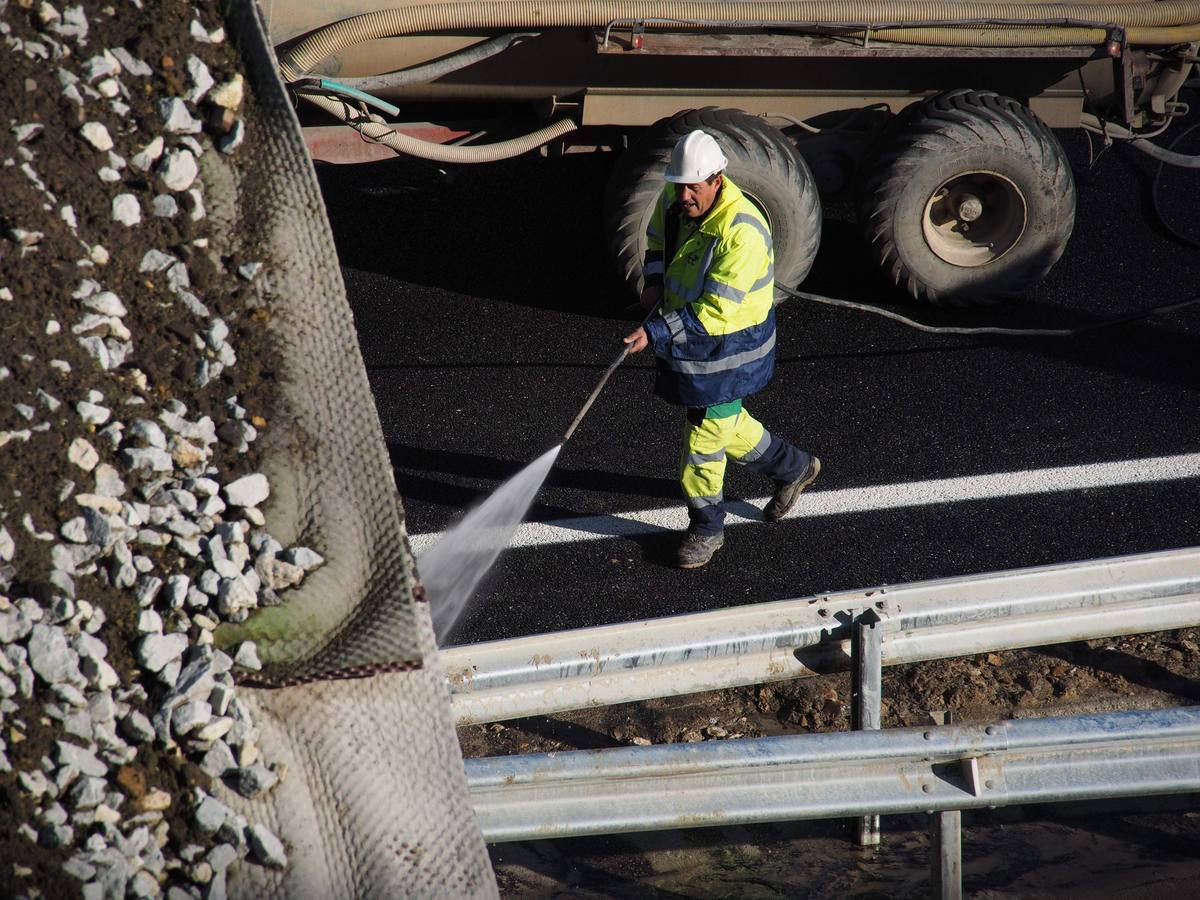 Últimos preparativos antes de la inauguración del tramo Unquera -La Franca