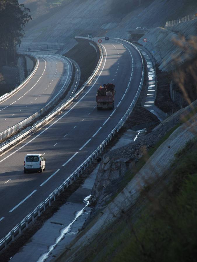 Últimos preparativos antes de la inauguración del tramo Unquera -La Franca