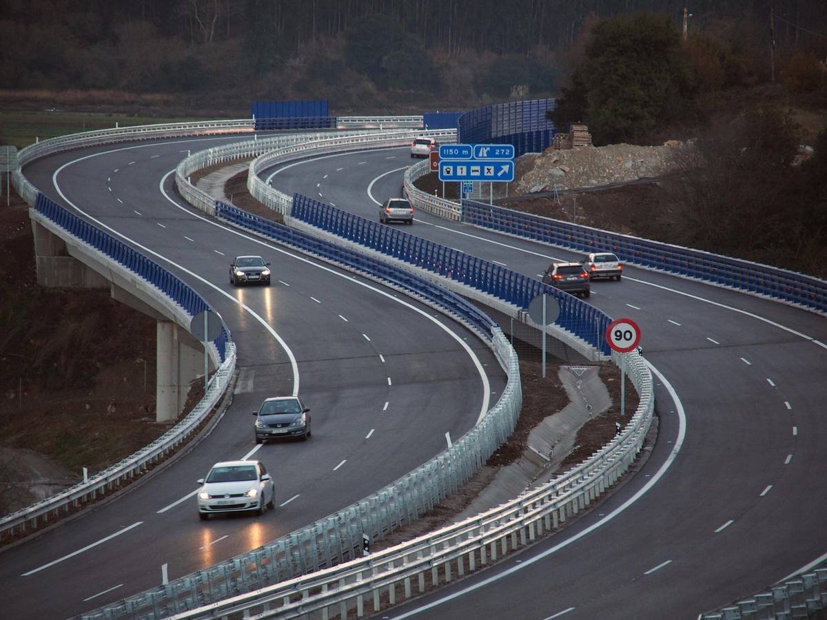 Mariano Rajoy inaugura el último tramo de la autovía del Cantábrico