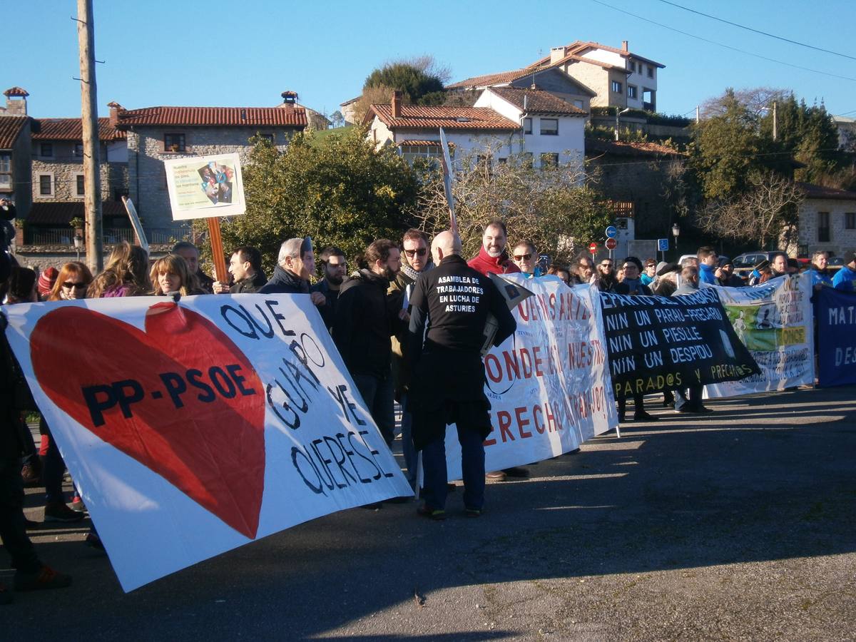 Protesta en la inauguración de la autovía del Cantábrico