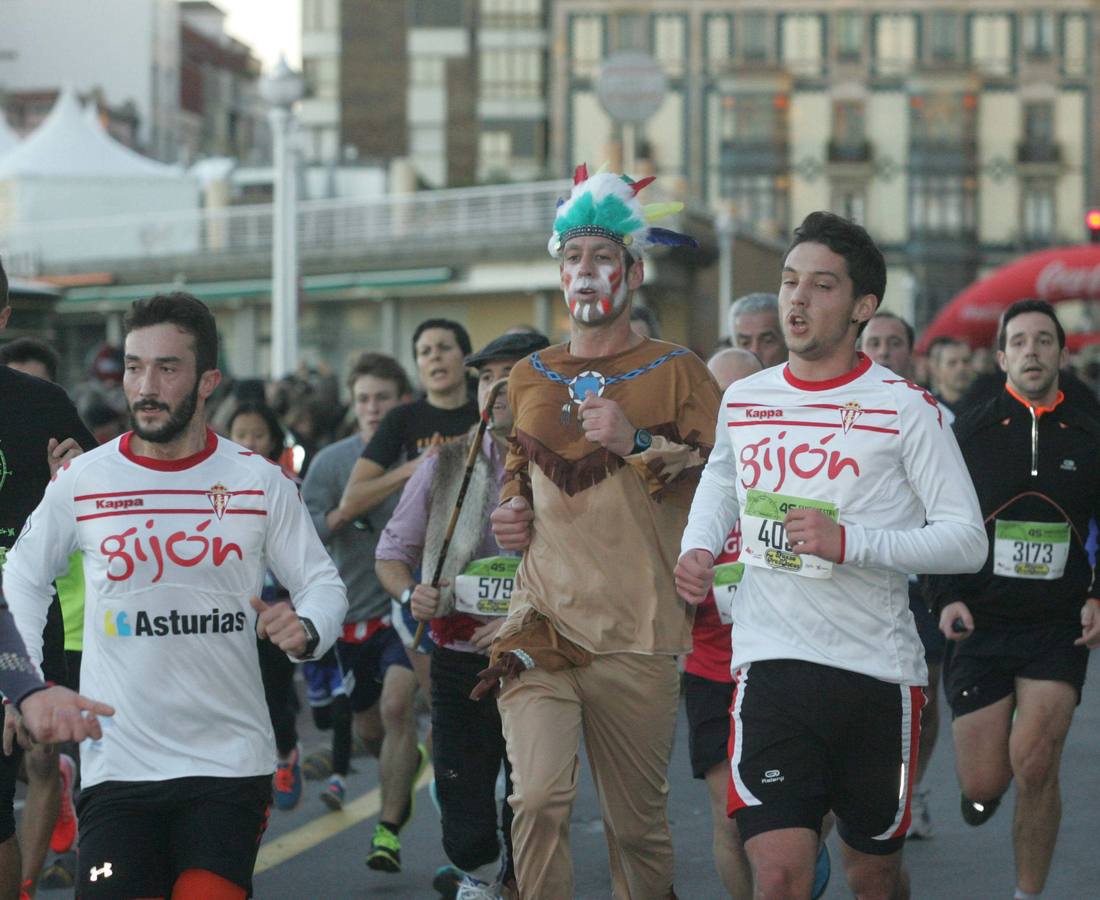 Borja García y Beatriz Álvarez ganan la San Silvestre de Gijón