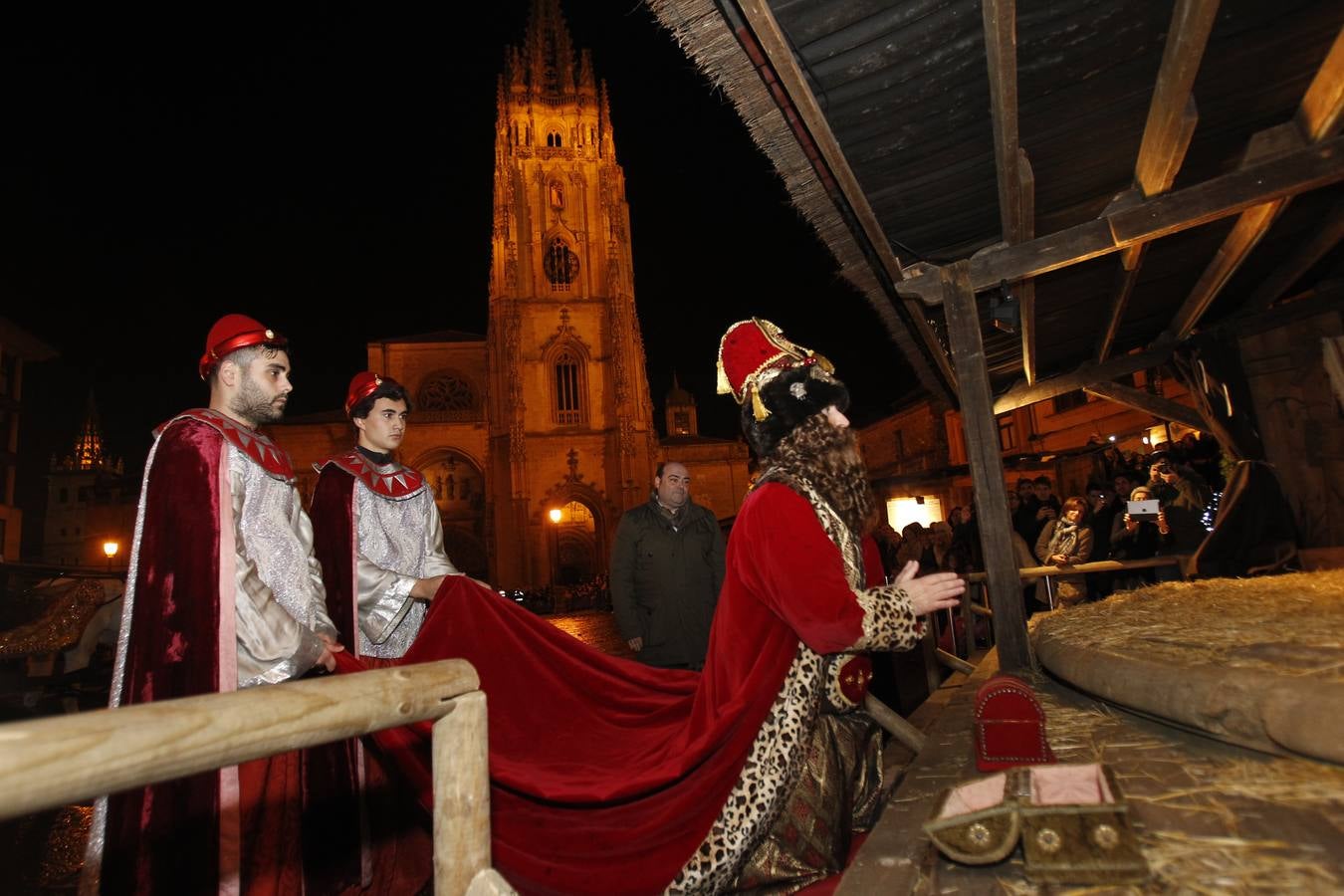 Los Reyes Magos llevan la ilusión a las calles de Oviedo