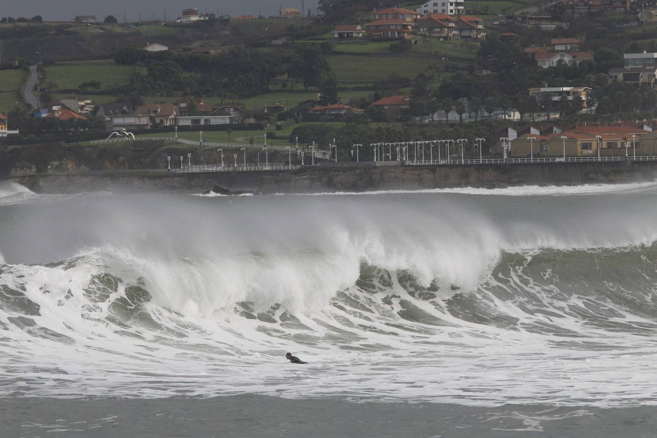 Asturias, en alerta por viento y nevadas