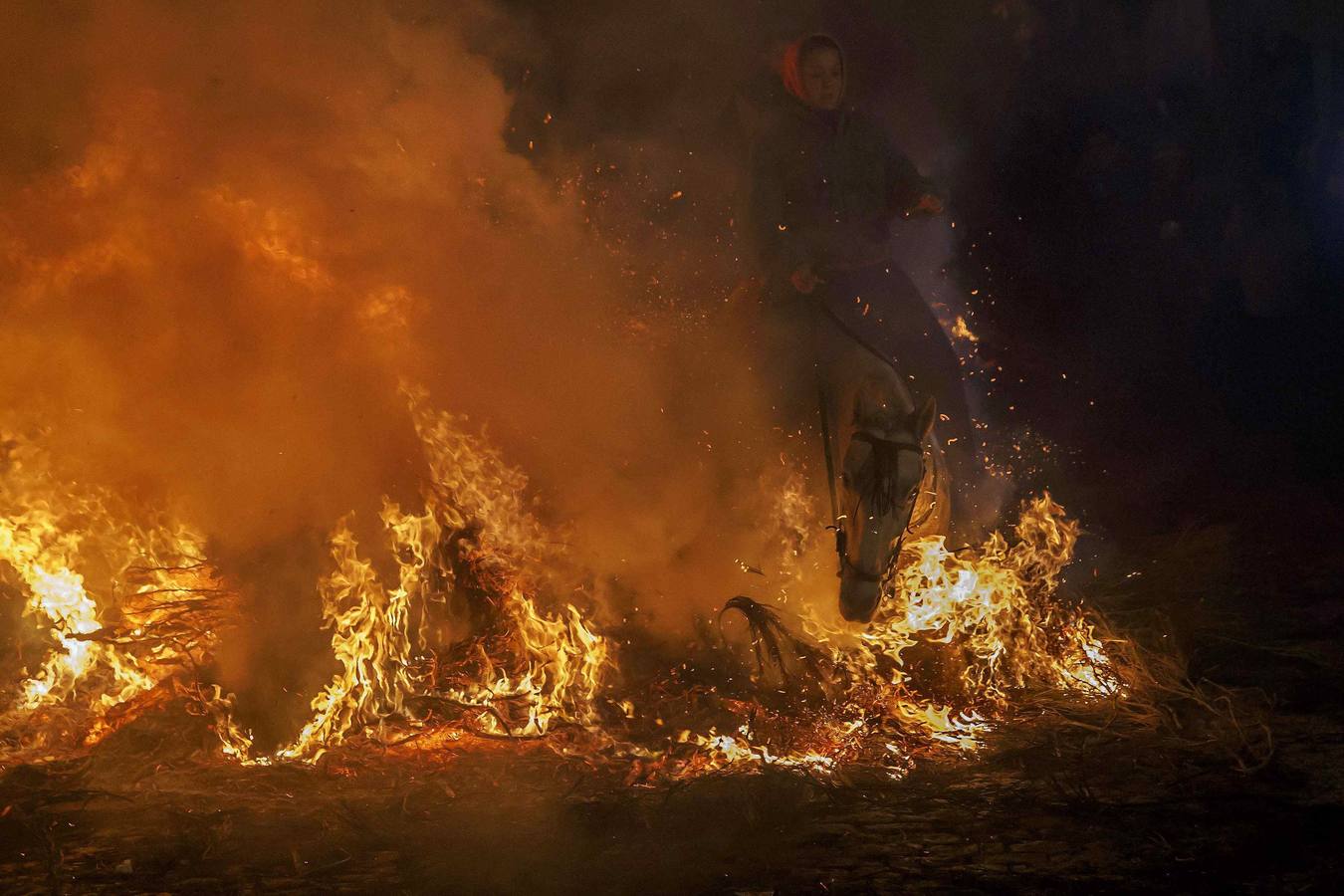 Noche de fuego en Ávila