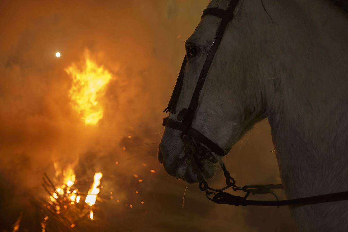 Noche de fuego en Ávila