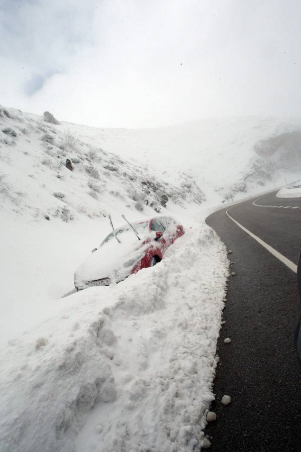 La nieve cubre Pajares