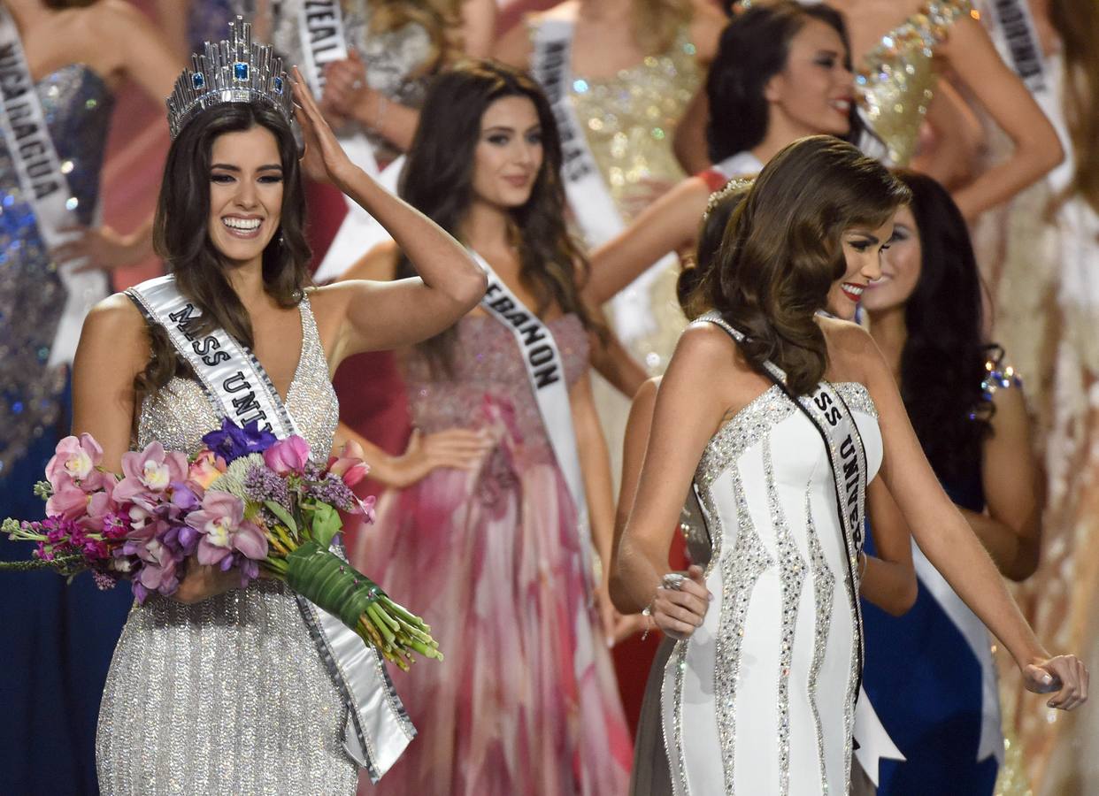 La colombiana Paulina Vega se corona Miss Universo