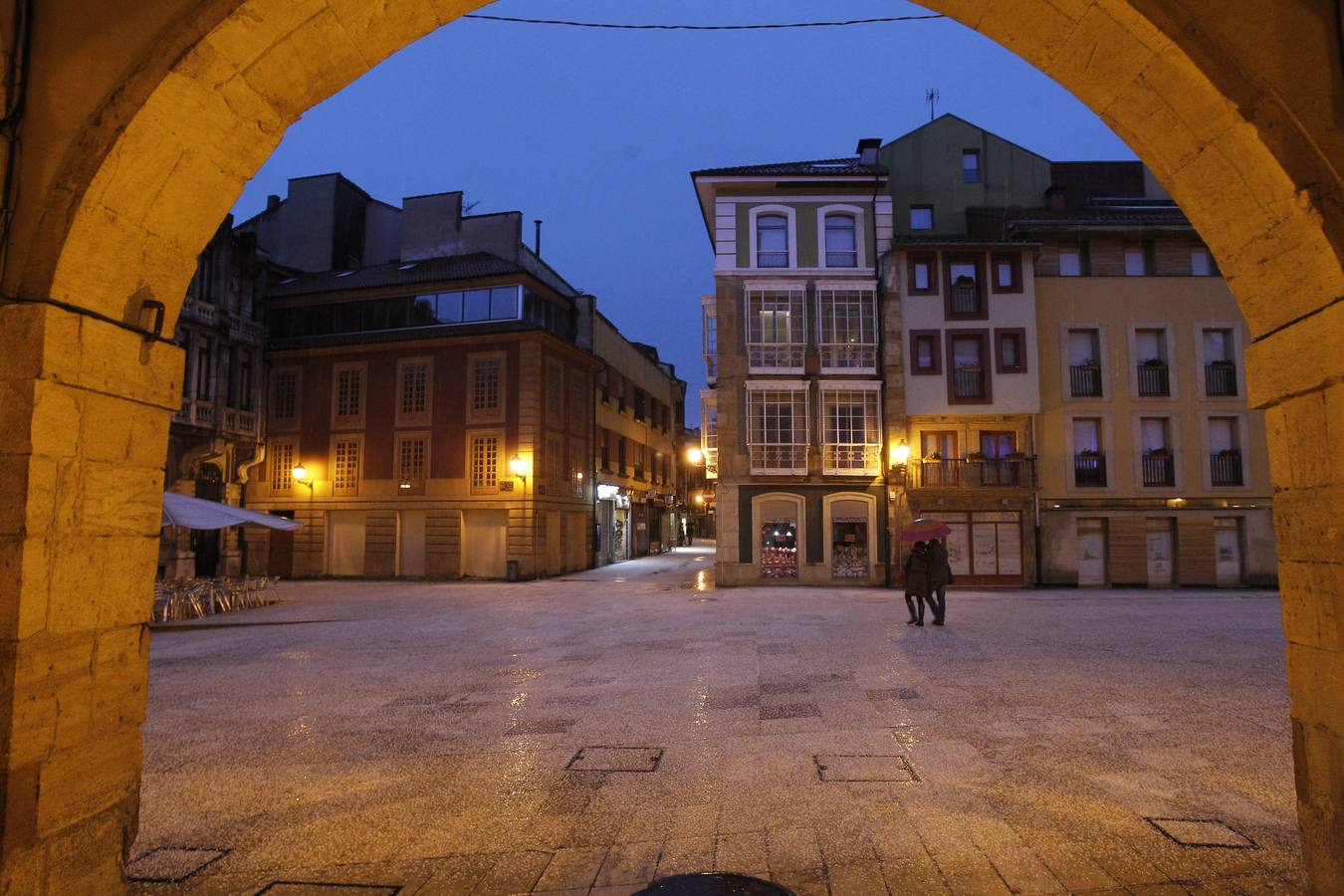 Sábado de granizo y viento en Oviedo
