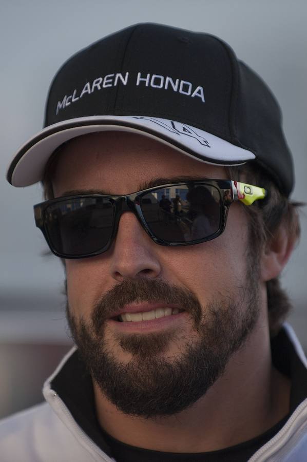 Alonso estrena su McLaren-Honda MP4-30