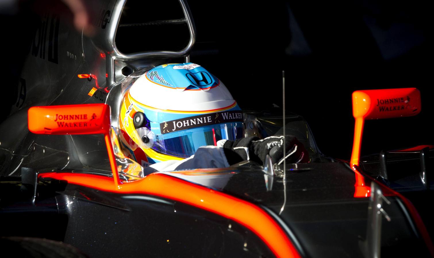 Alonso estrena su McLaren-Honda MP4-30