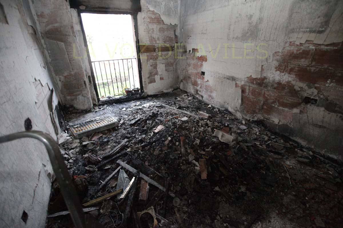 El fuego calcina una vivienda en Puerta de la Villa