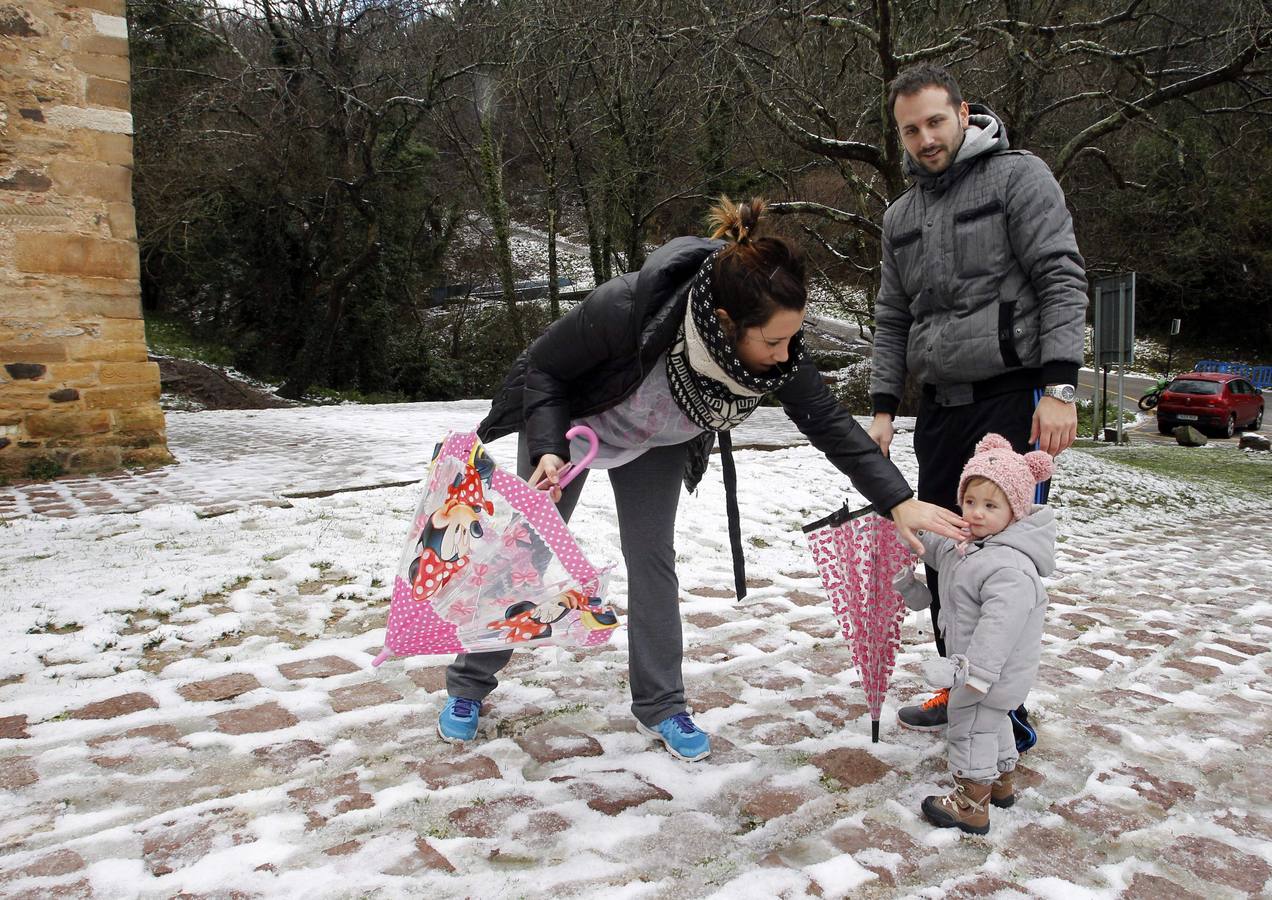La nieve llega a Oviedo