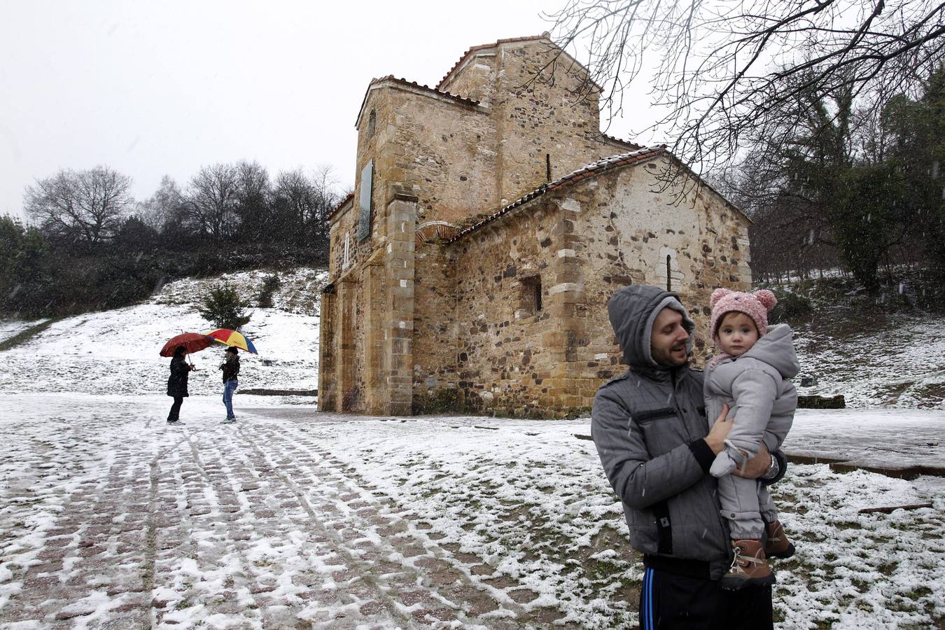 La nieve llega a Oviedo